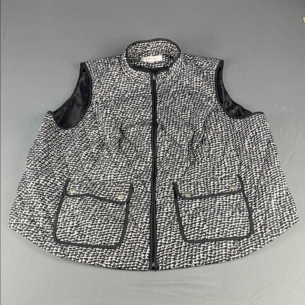 Croft & Barrow Black And White Women's Vest Full Zip With 2 Button Pockets